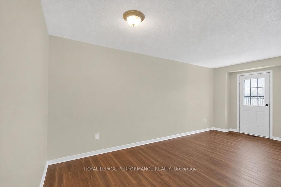 Photo 3 of 3064 Olympic Way, Ottawa, Blossom Park/Leitrim — HOMEH
