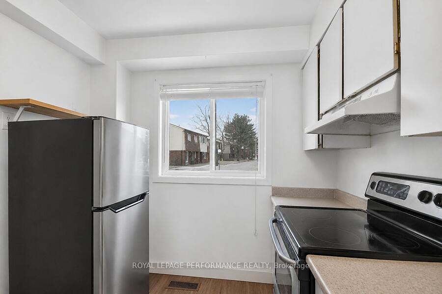 Photo 10 of 3064 Olympic Way, Ottawa, Blossom Park/Leitrim — HOMEH