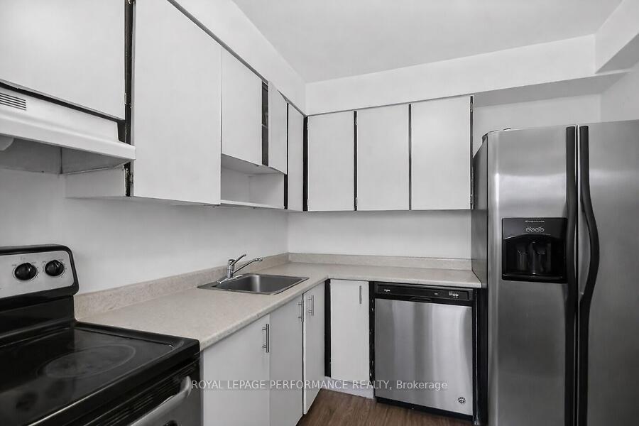 Photo 11 of 3064 Olympic Way, Ottawa, Blossom Park/Leitrim — HOMEH