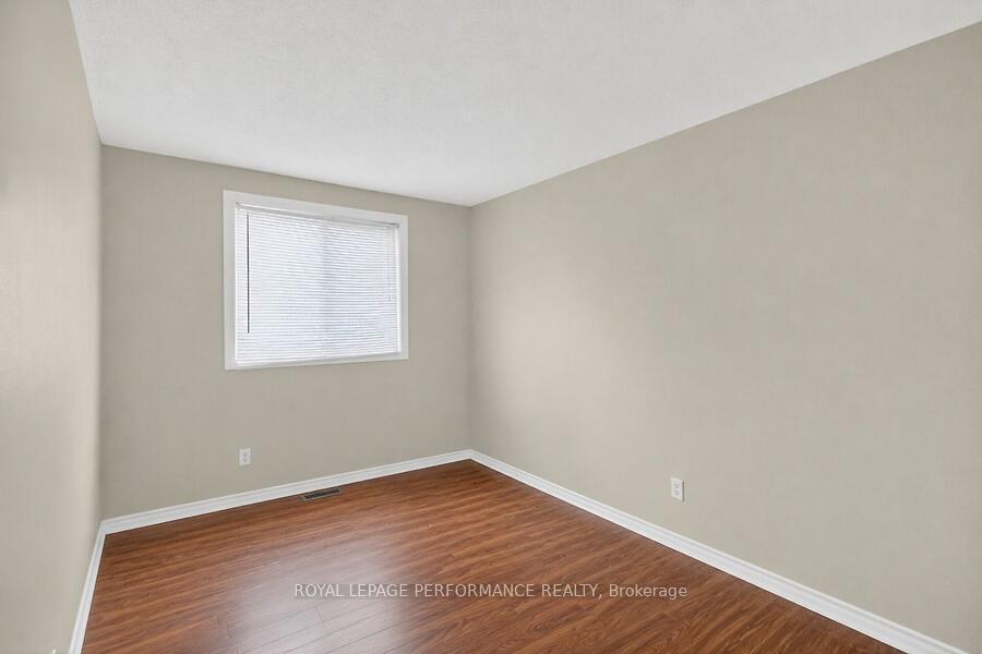 Photo 14 of 3064 Olympic Way, Ottawa, Blossom Park/Leitrim — HOMEH