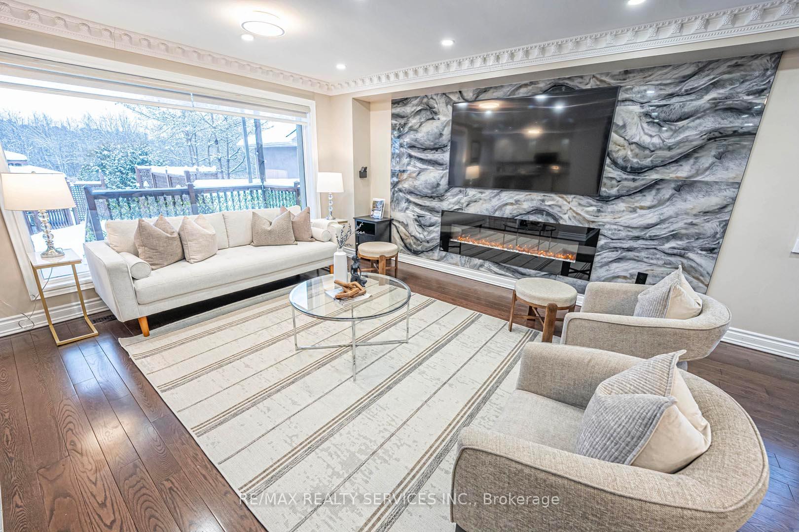 Photo 8 of 247 Sand Road, East Gwillimbury, Holland Landing — HOMEH