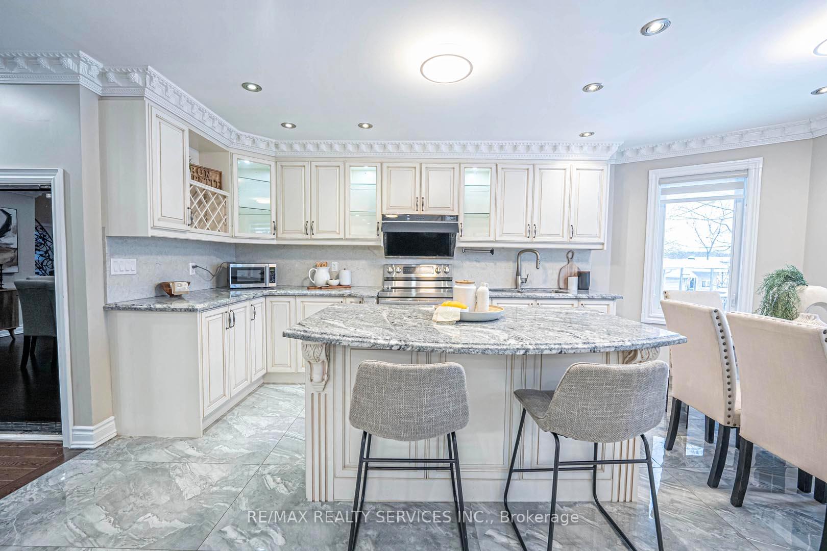 Photo 13 of 247 Sand Road, East Gwillimbury, Holland Landing — HOMEH
