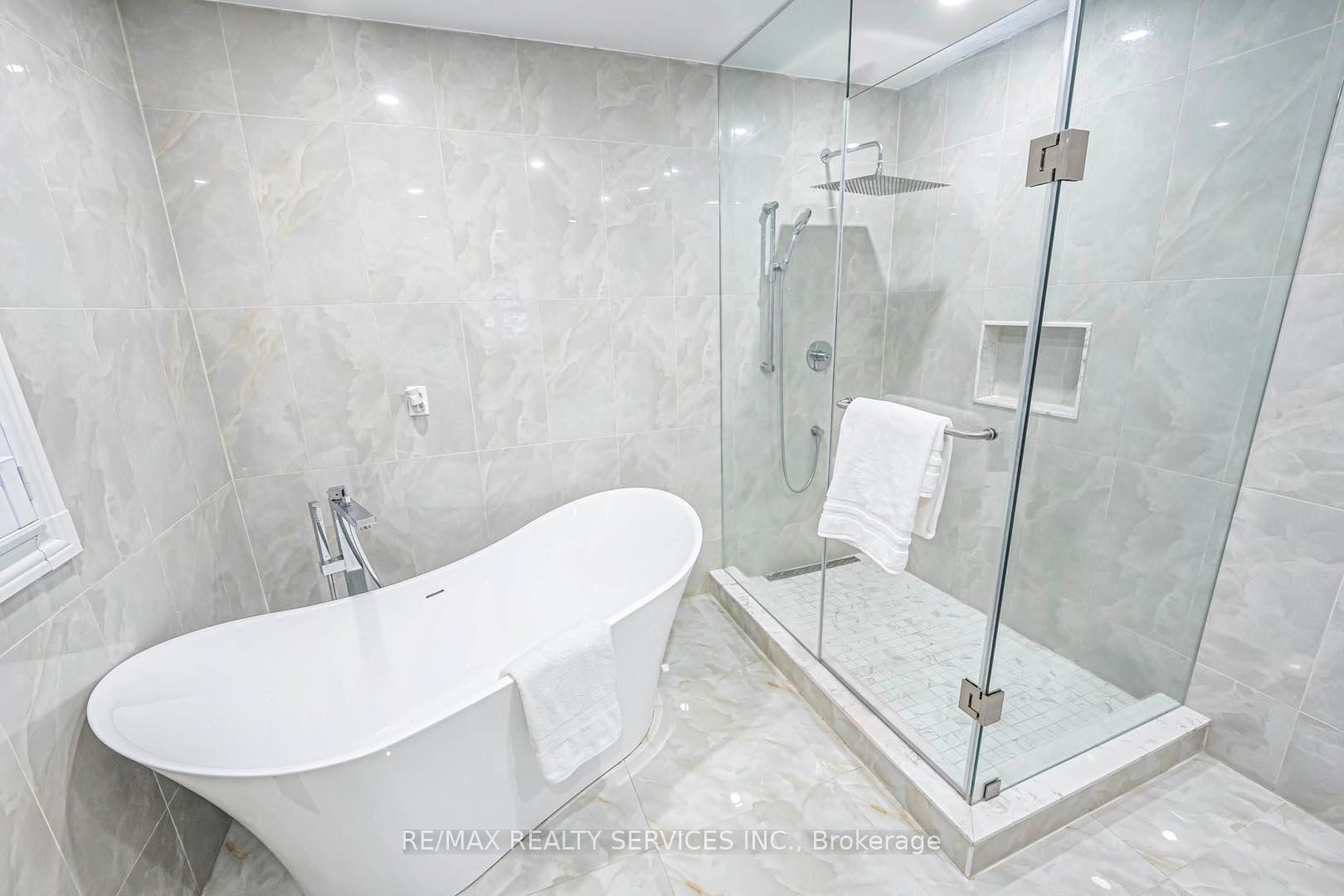 Photo 19 of 247 Sand Road, East Gwillimbury, Holland Landing — HOMEH