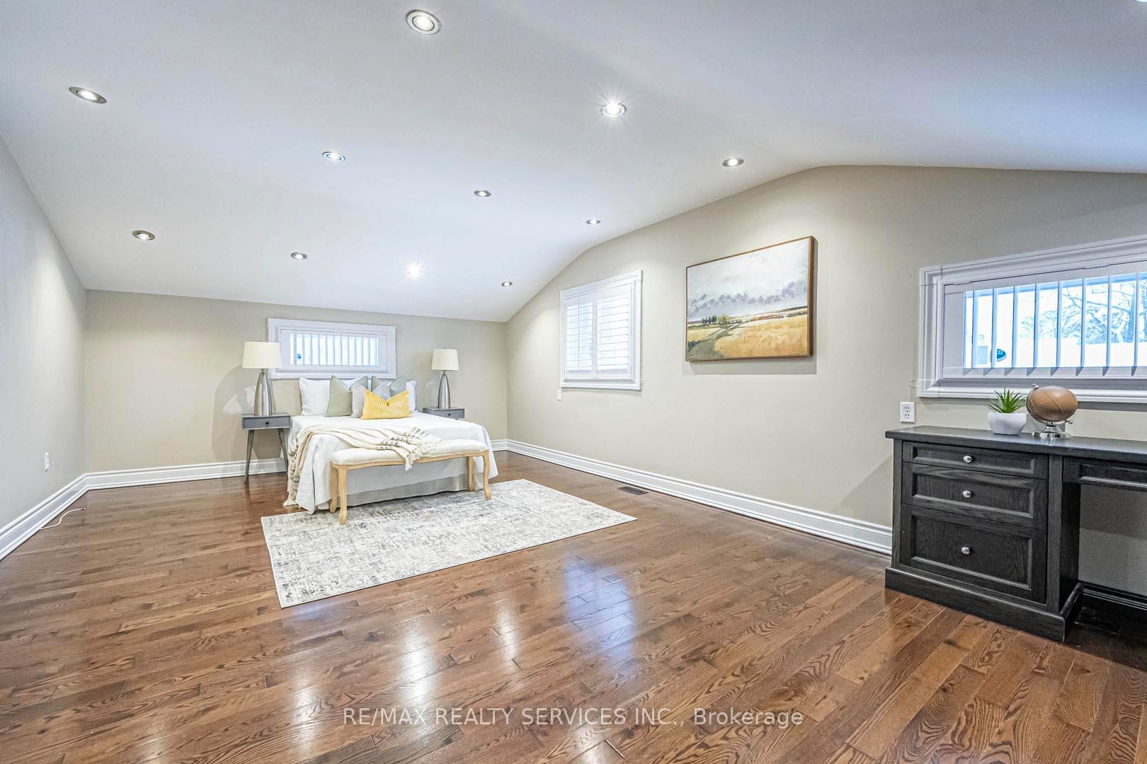 Photo 23 of 247 Sand Road, East Gwillimbury, Holland Landing — HOMEH