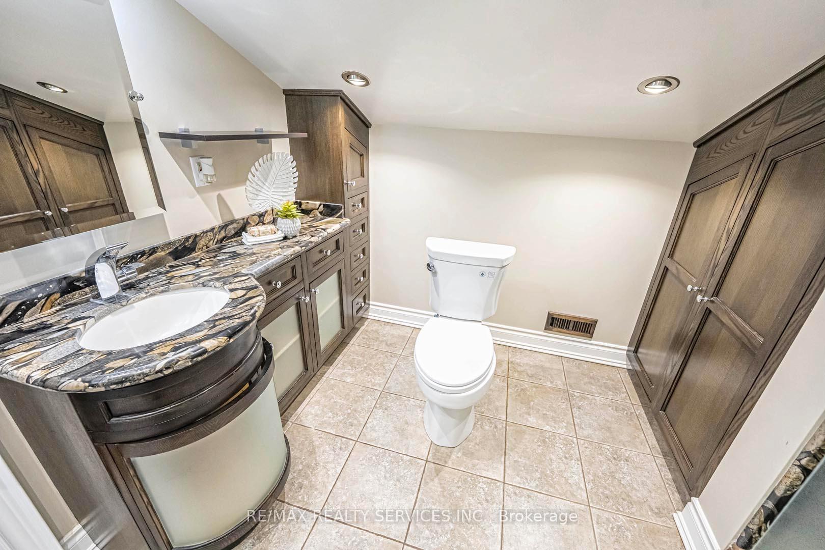 Photo 25 of 247 Sand Road, East Gwillimbury, Holland Landing — HOMEH