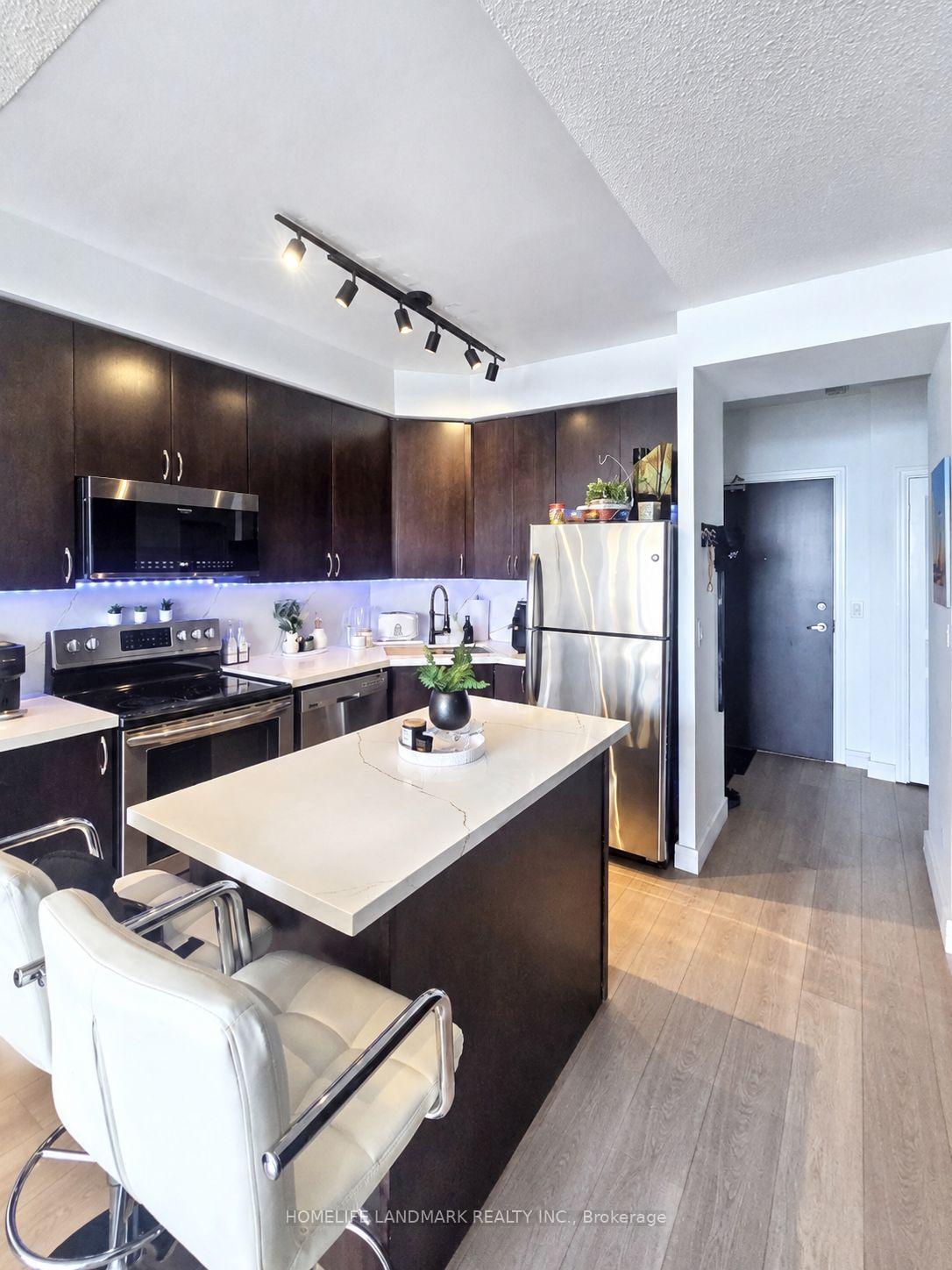 Photo 6 of Unit 607, 223 Webb Drive, Mississauga, City Centre — HOMEH