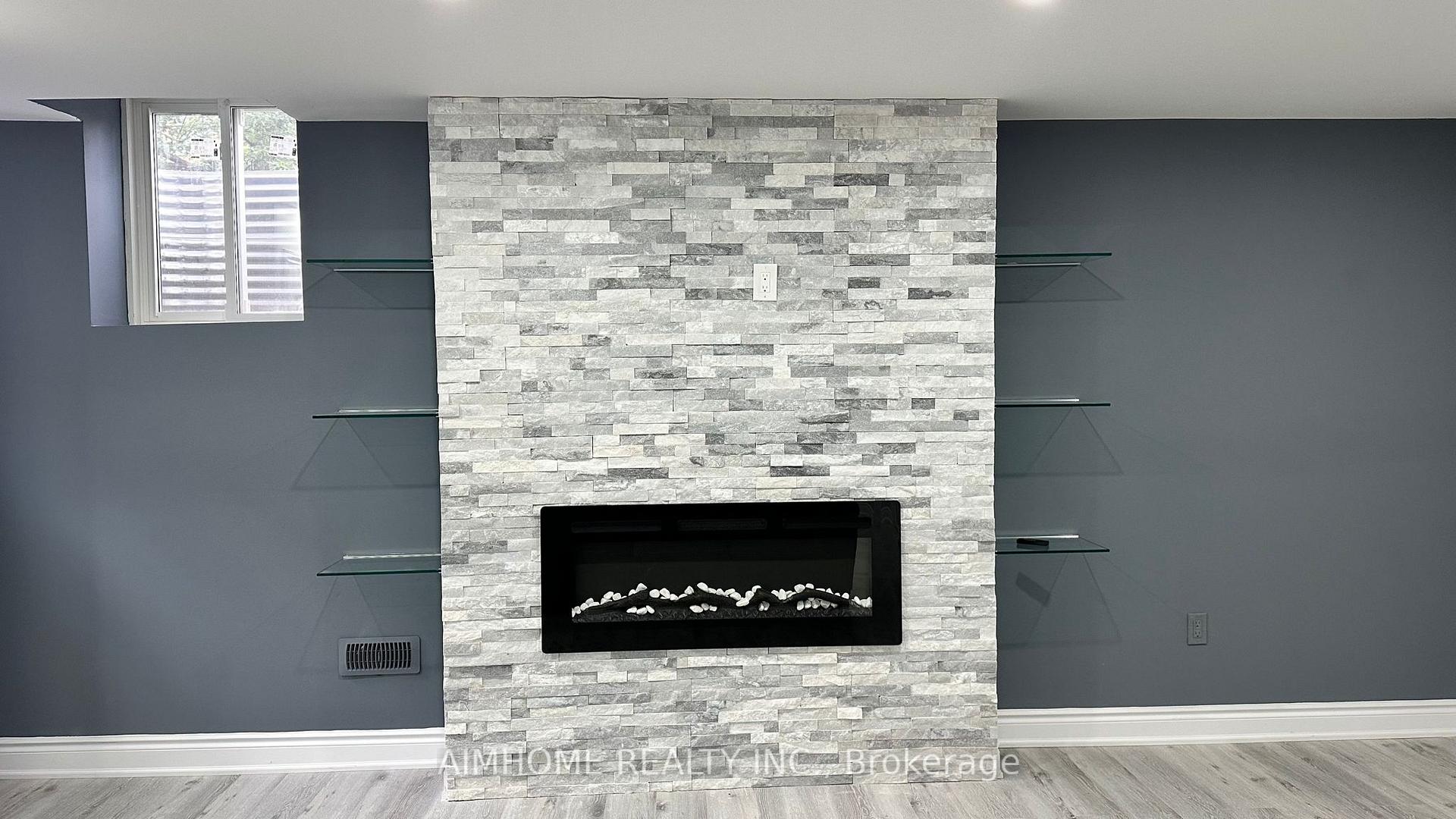 Photo 3 of 2169 Hillmount Drive, Oakville, Westmount — HOMEH