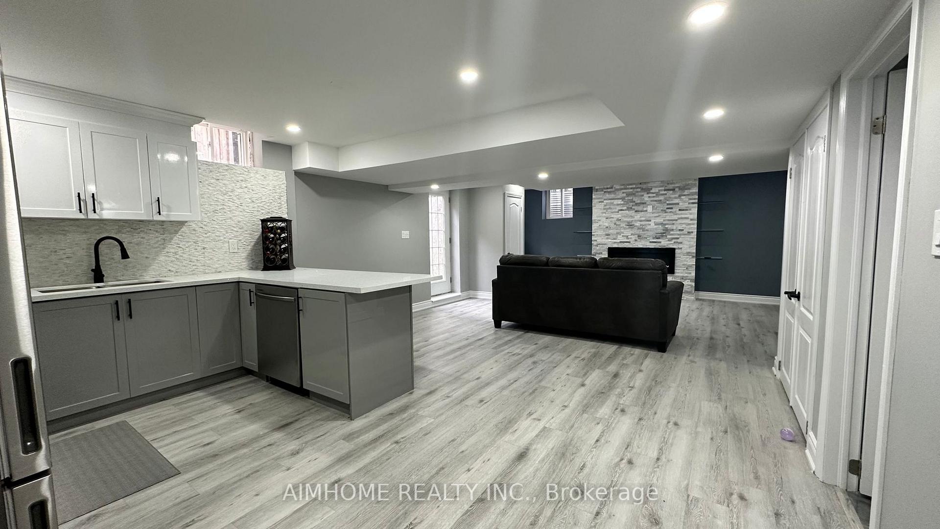 Photo 4 of 2169 Hillmount Drive, Oakville, Westmount — HOMEH