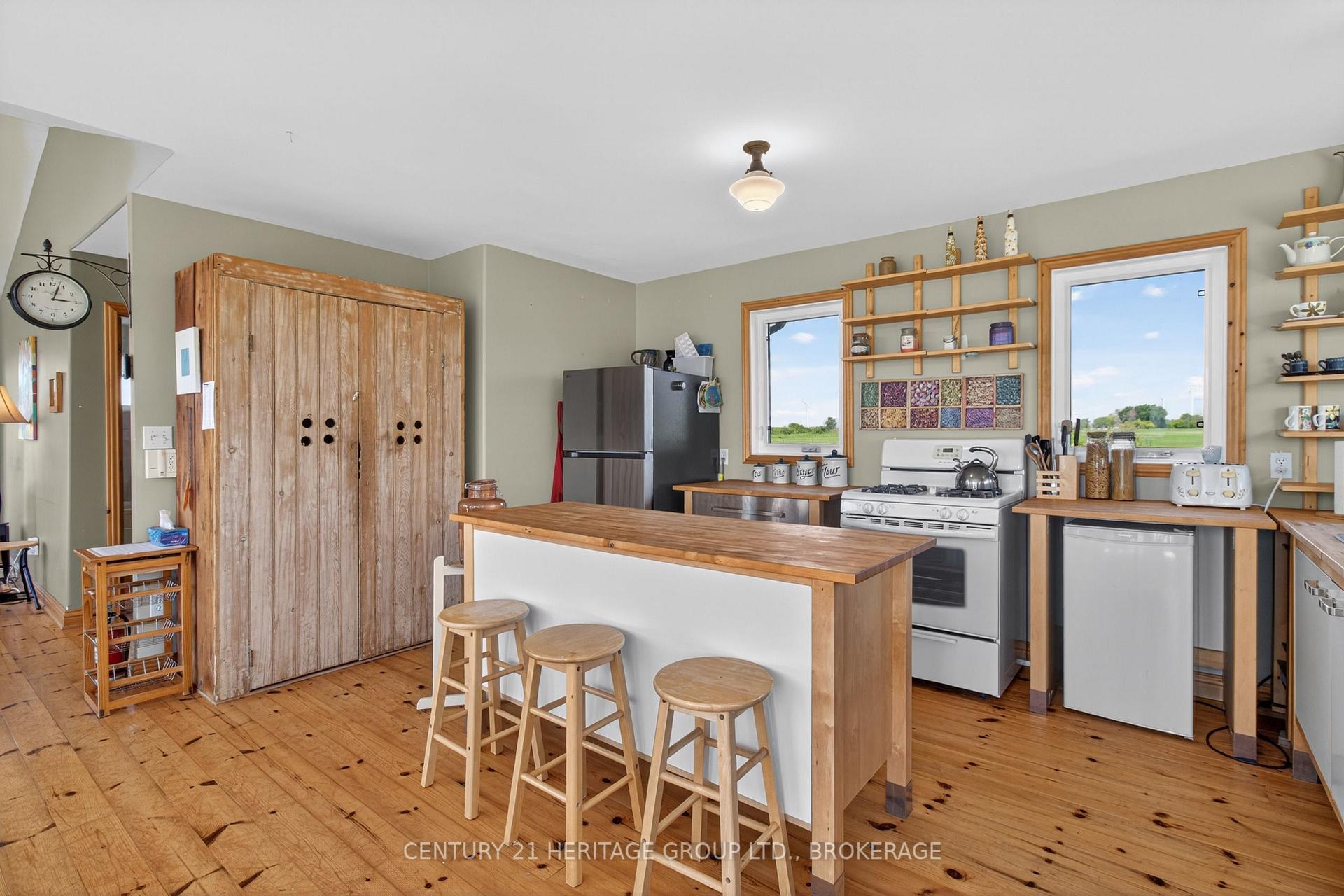 Photo 8 of 648 Third Line Road, Frontenac Islands, Wolfe Island — HOMEH