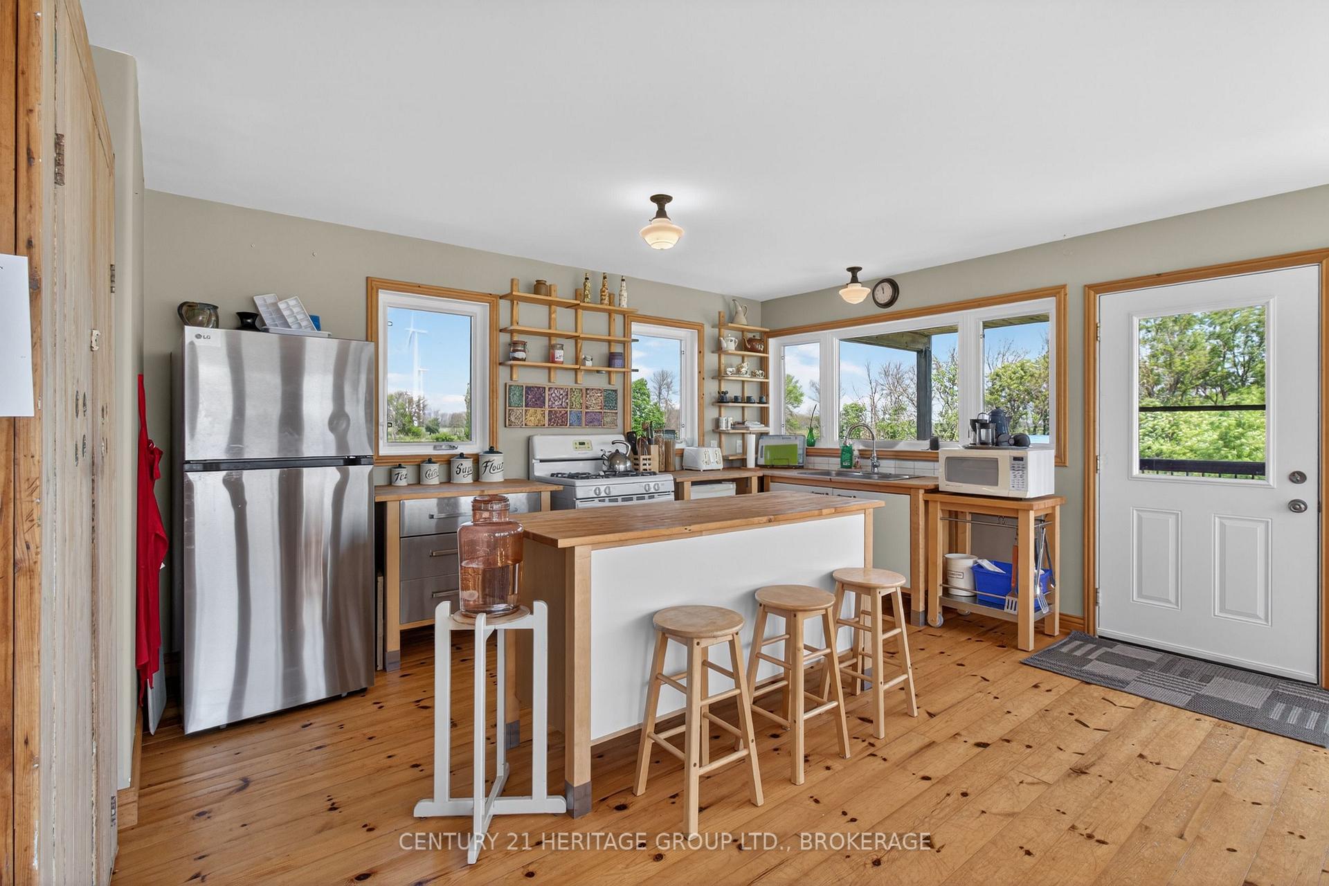 Photo 10 of 648 Third Line Road, Frontenac Islands, Wolfe Island — HOMEH
