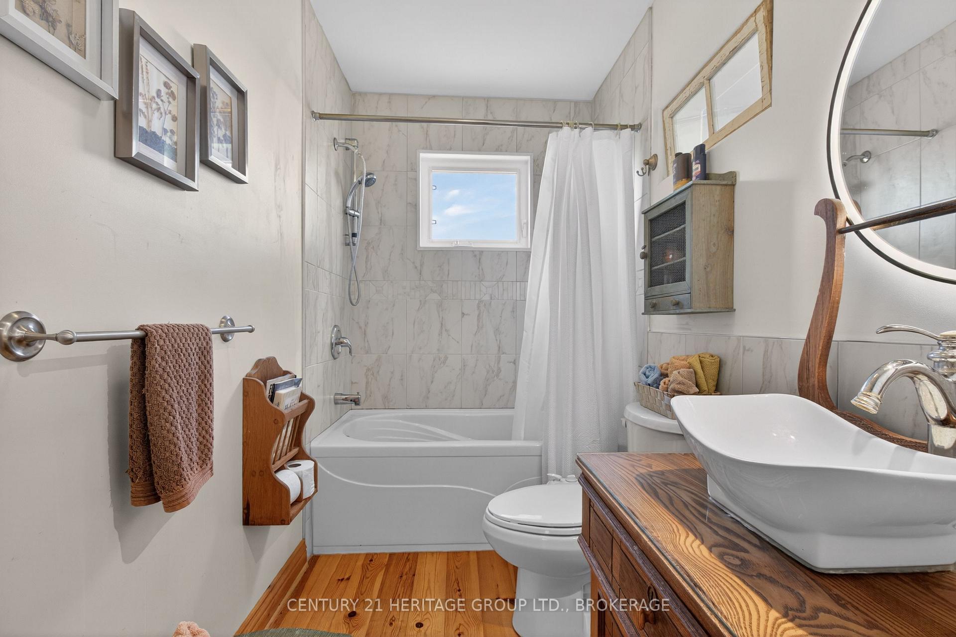 Photo 18 of 648 Third Line Road, Frontenac Islands, Wolfe Island — HOMEH