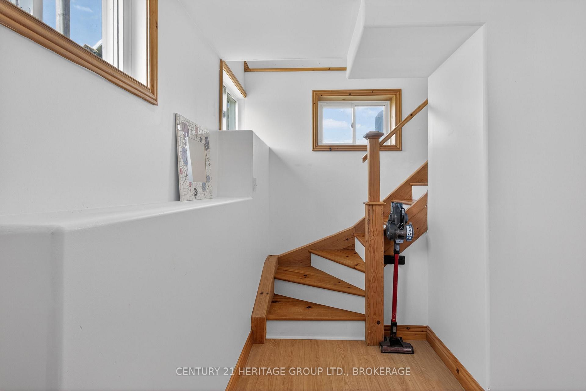 Photo 22 of 648 Third Line Road, Frontenac Islands, Wolfe Island — HOMEH