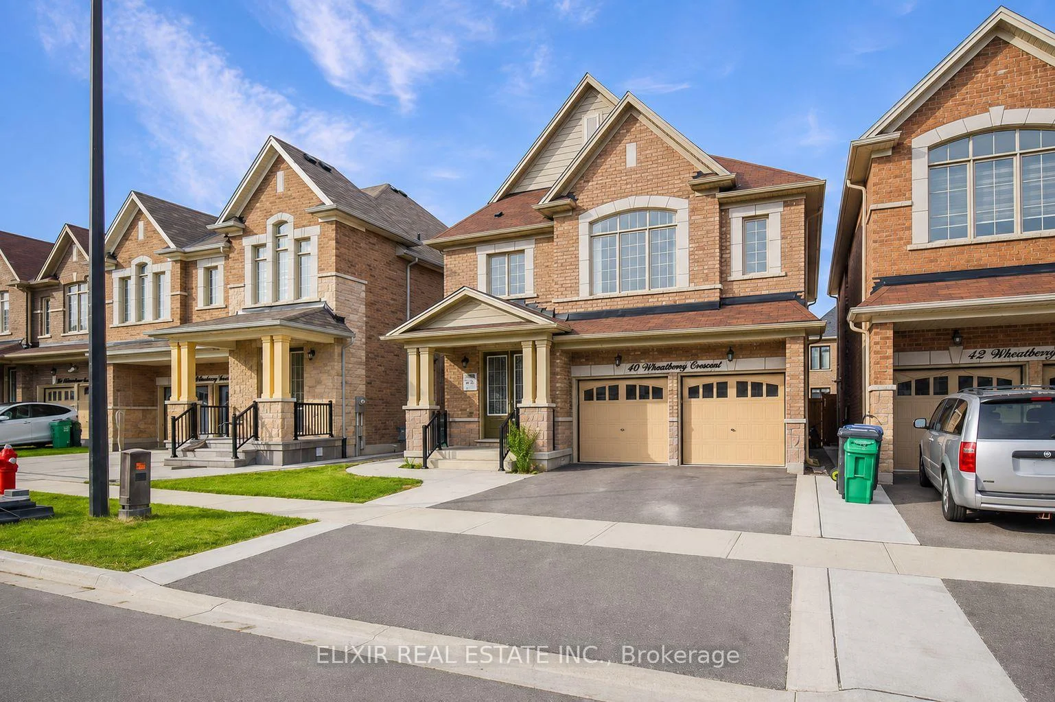 Photo 2 of 40 Wheatberry Crescent, Brampton, Sandringham-Wellington North — HOMEH