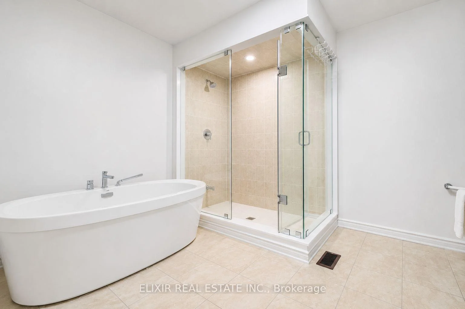 Photo 16 of 40 Wheatberry Crescent, Brampton, Sandringham-Wellington North — HOMEH