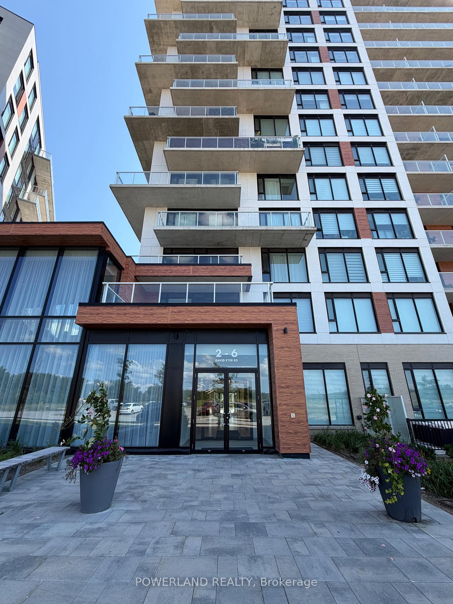 Photo 1 of Unit 828, 2 David Eyer Road, Richmond Hill, Rural Richmond Hill — HOMEH