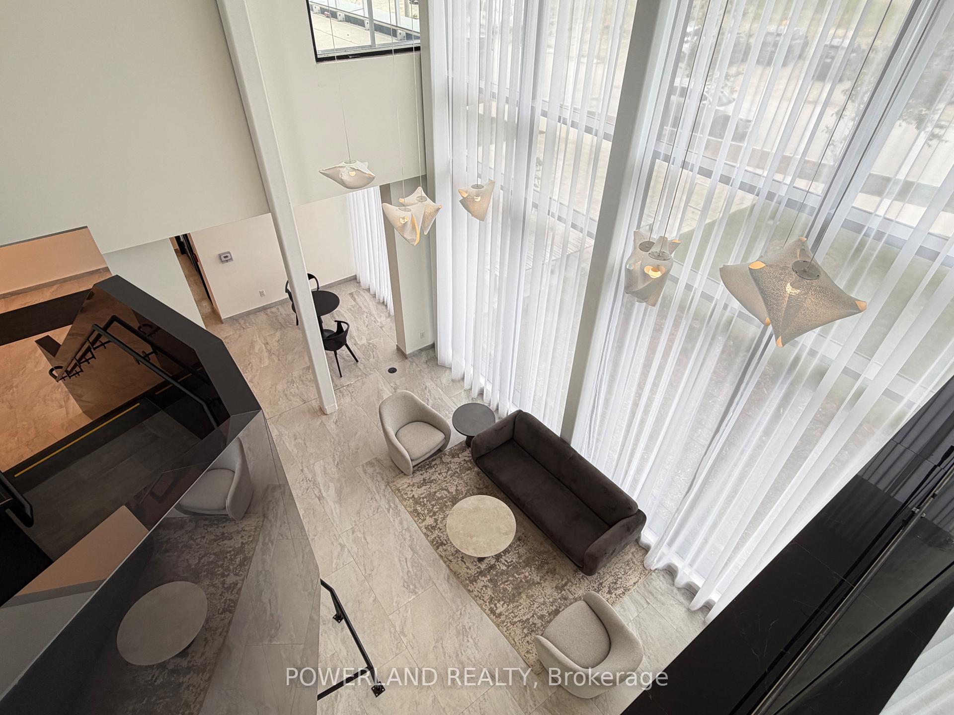 Photo 3 of Unit 828, 2 David Eyer Road, Richmond Hill, Rural Richmond Hill — HOMEH