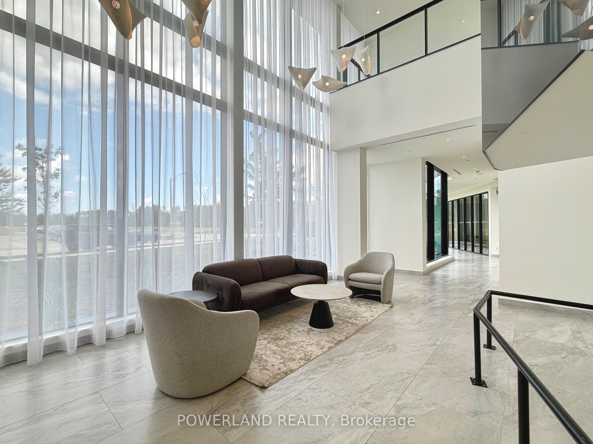 Photo 5 of Unit 828, 2 David Eyer Road, Richmond Hill, Rural Richmond Hill — HOMEH