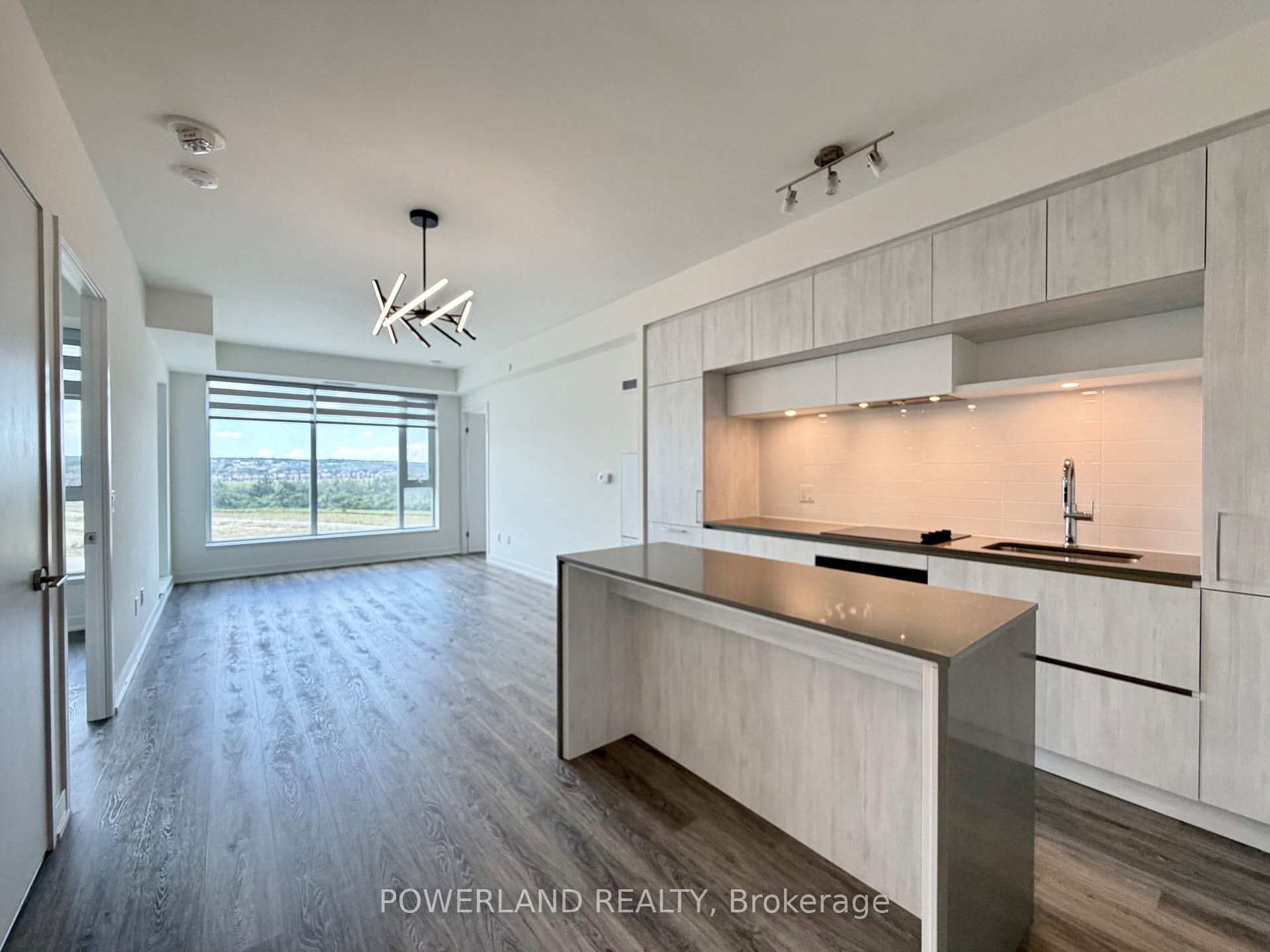 Photo 6 of Unit 828, 2 David Eyer Road, Richmond Hill, Rural Richmond Hill — HOMEH