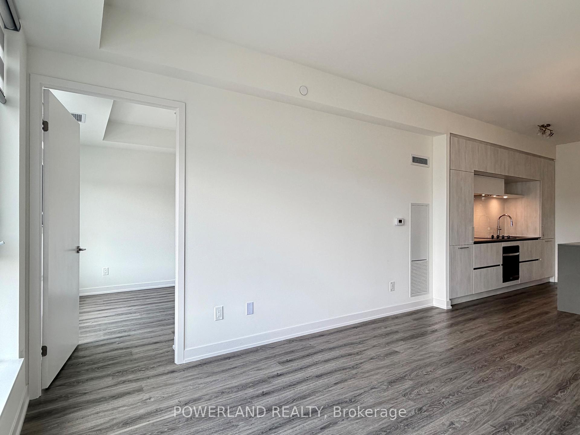 Photo 12 of Unit 828, 2 David Eyer Road, Richmond Hill, Rural Richmond Hill — HOMEH