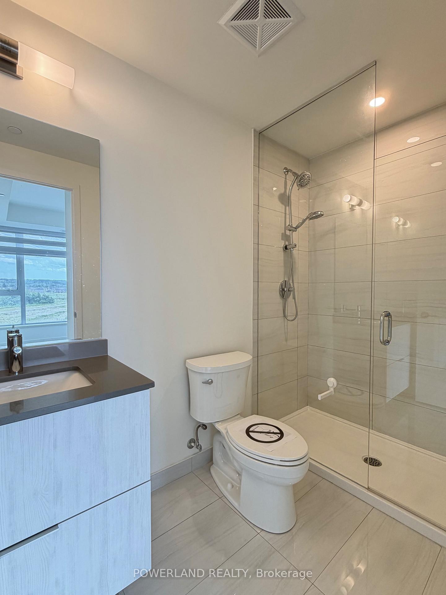 Photo 17 of Unit 828, 2 David Eyer Road, Richmond Hill, Rural Richmond Hill — HOMEH