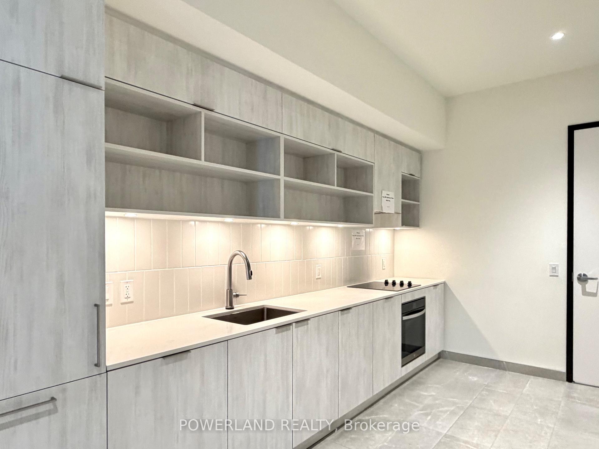 Photo 25 of Unit 828, 2 David Eyer Road, Richmond Hill, Rural Richmond Hill — HOMEH