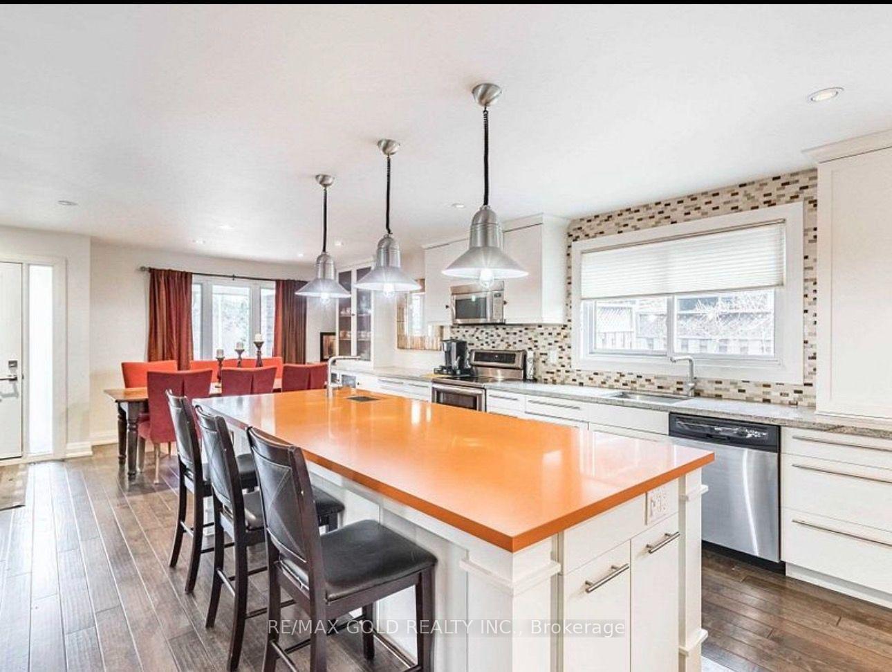 Photo 9 of 50 Lorraine Crescent, Brampton, Westgate — HOMEH