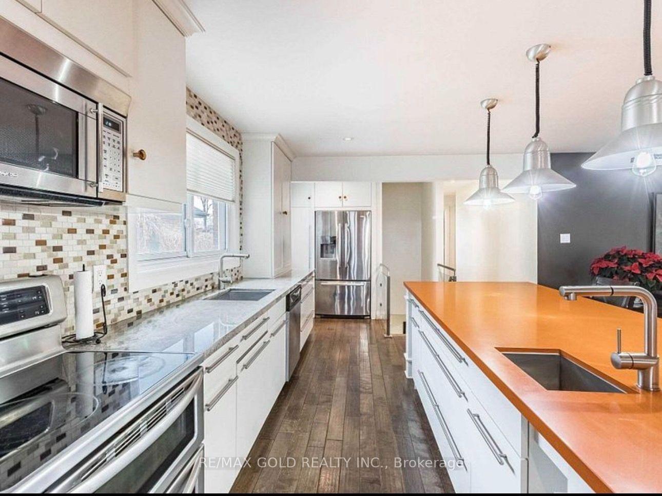 Photo 10 of 50 Lorraine Crescent, Brampton, Westgate — HOMEH