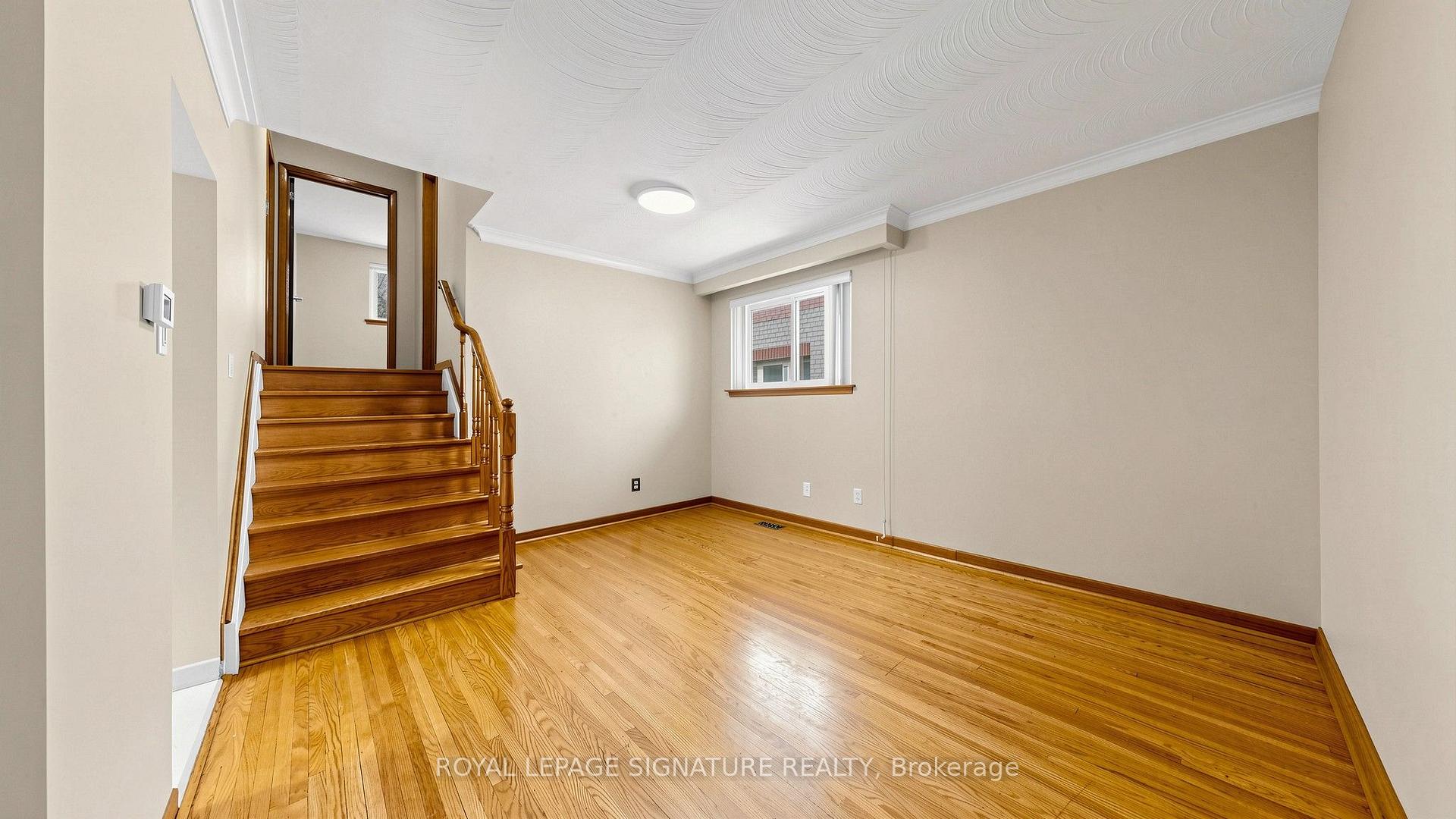 Photo 11 of 146 Maybourne Avenue, Scarborough, Clairlea-Birchmount — HOMEH