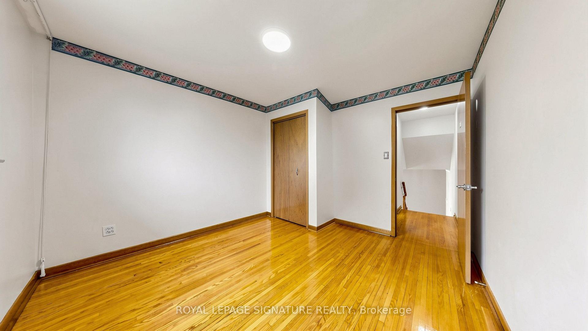 Photo 13 of 146 Maybourne Avenue, Scarborough, Clairlea-Birchmount — HOMEH