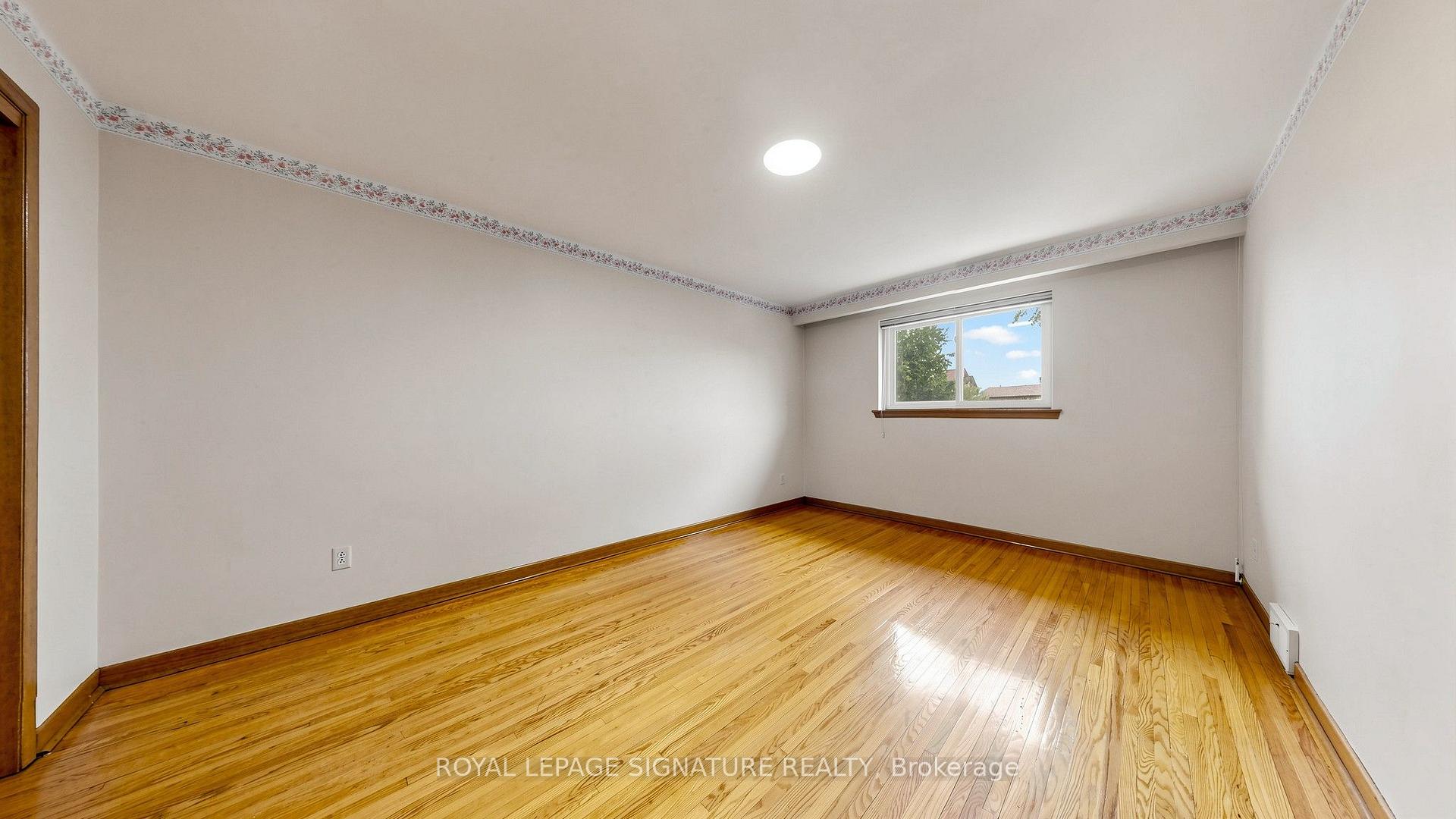 Photo 16 of 146 Maybourne Avenue, Scarborough, Clairlea-Birchmount — HOMEH