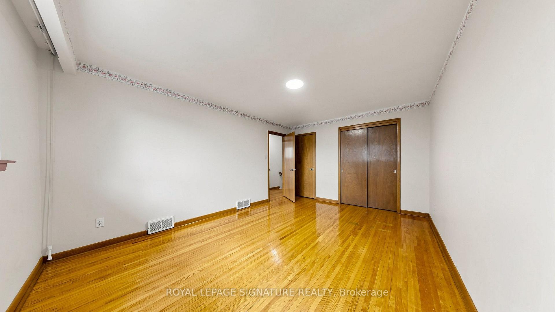Photo 17 of 146 Maybourne Avenue, Scarborough, Clairlea-Birchmount — HOMEH