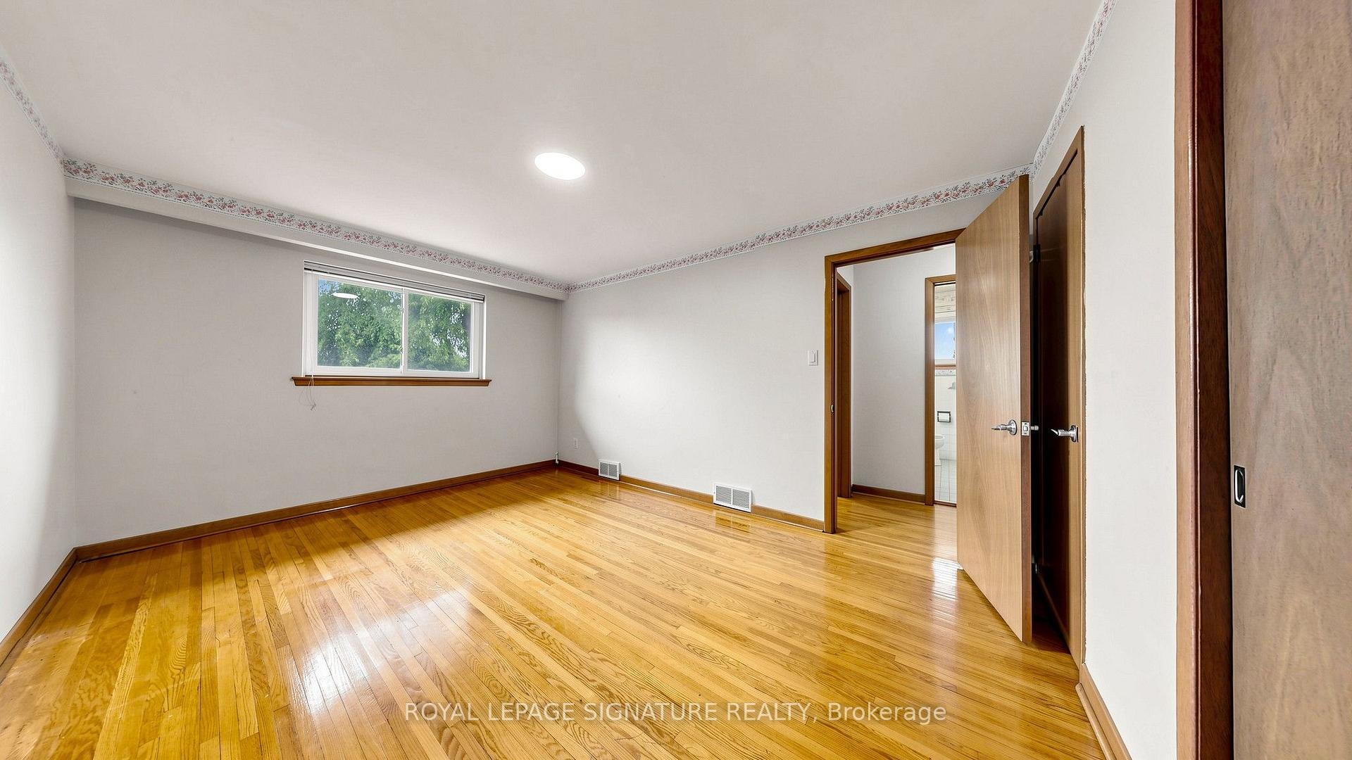 Photo 18 of 146 Maybourne Avenue, Scarborough, Clairlea-Birchmount — HOMEH