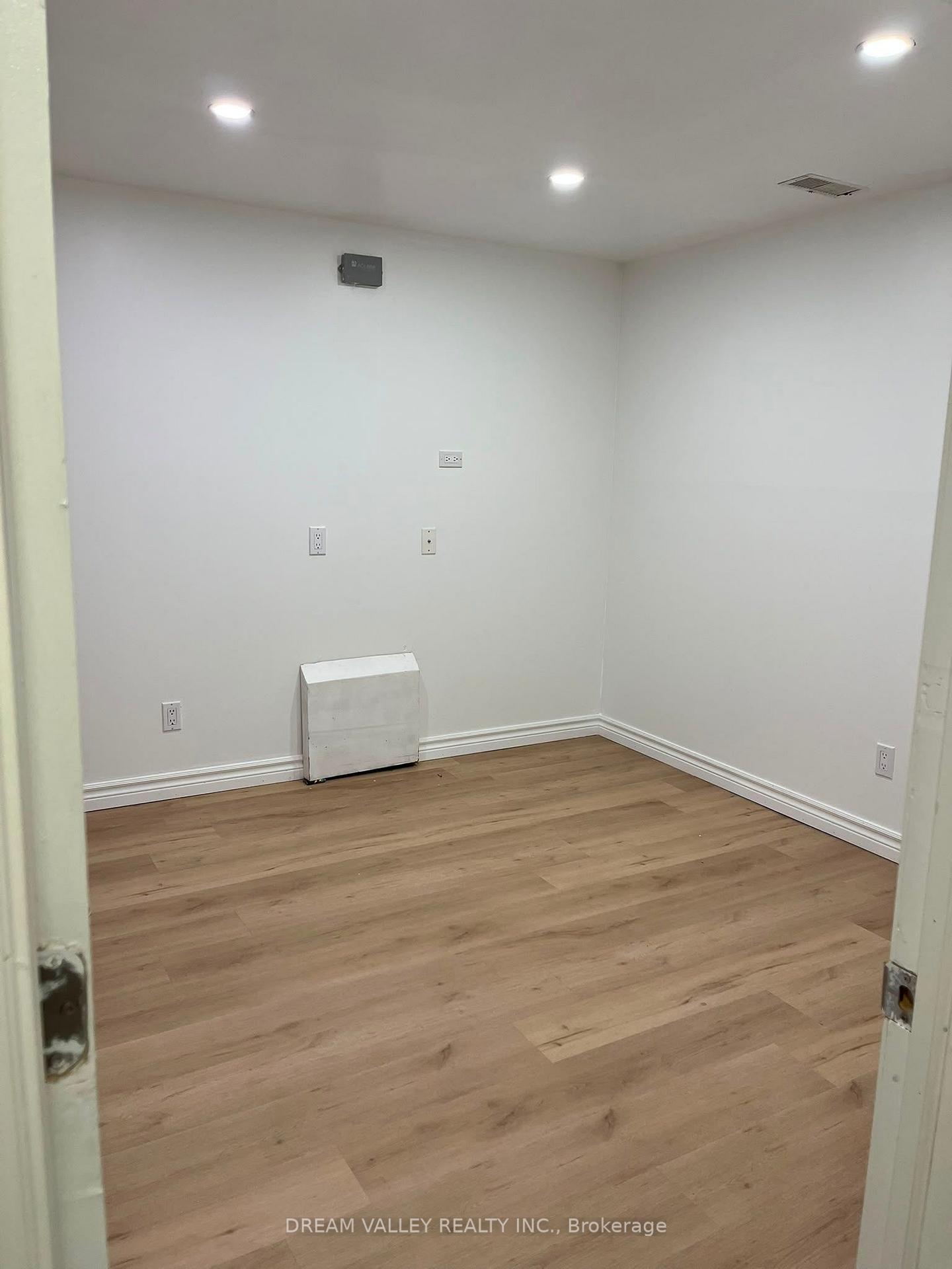 Photo 2 of 57 Grover Drive, Scarborough, Highland Creek — HOMEH