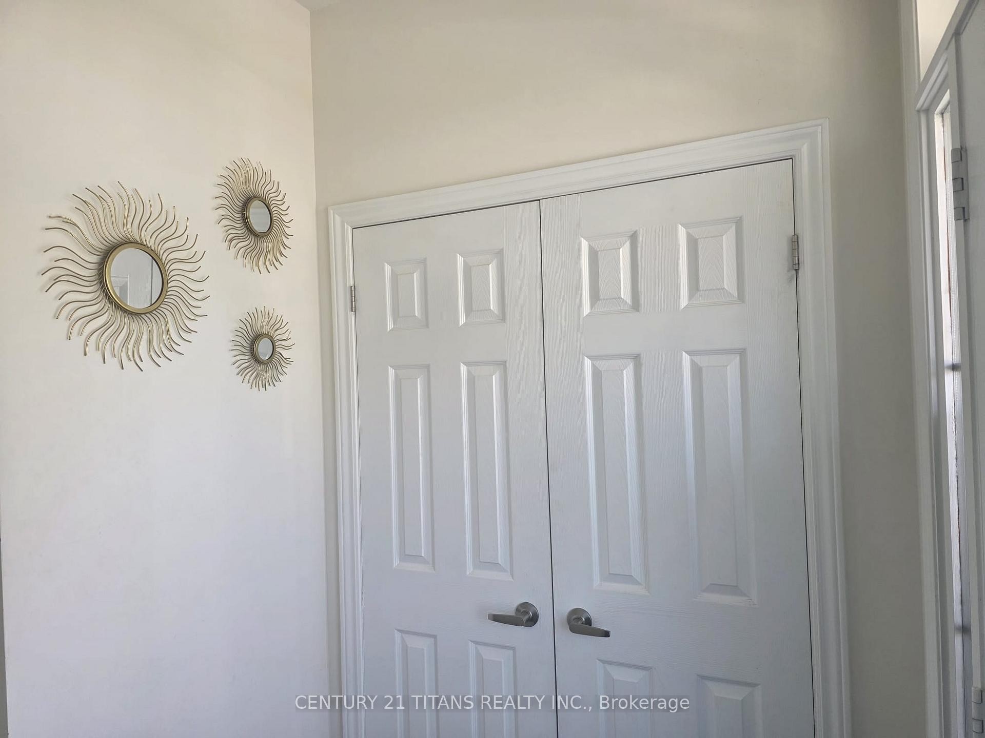 Photo 4 of 236 Fleetwood Drive, Oshawa, Eastdale — HOMEH