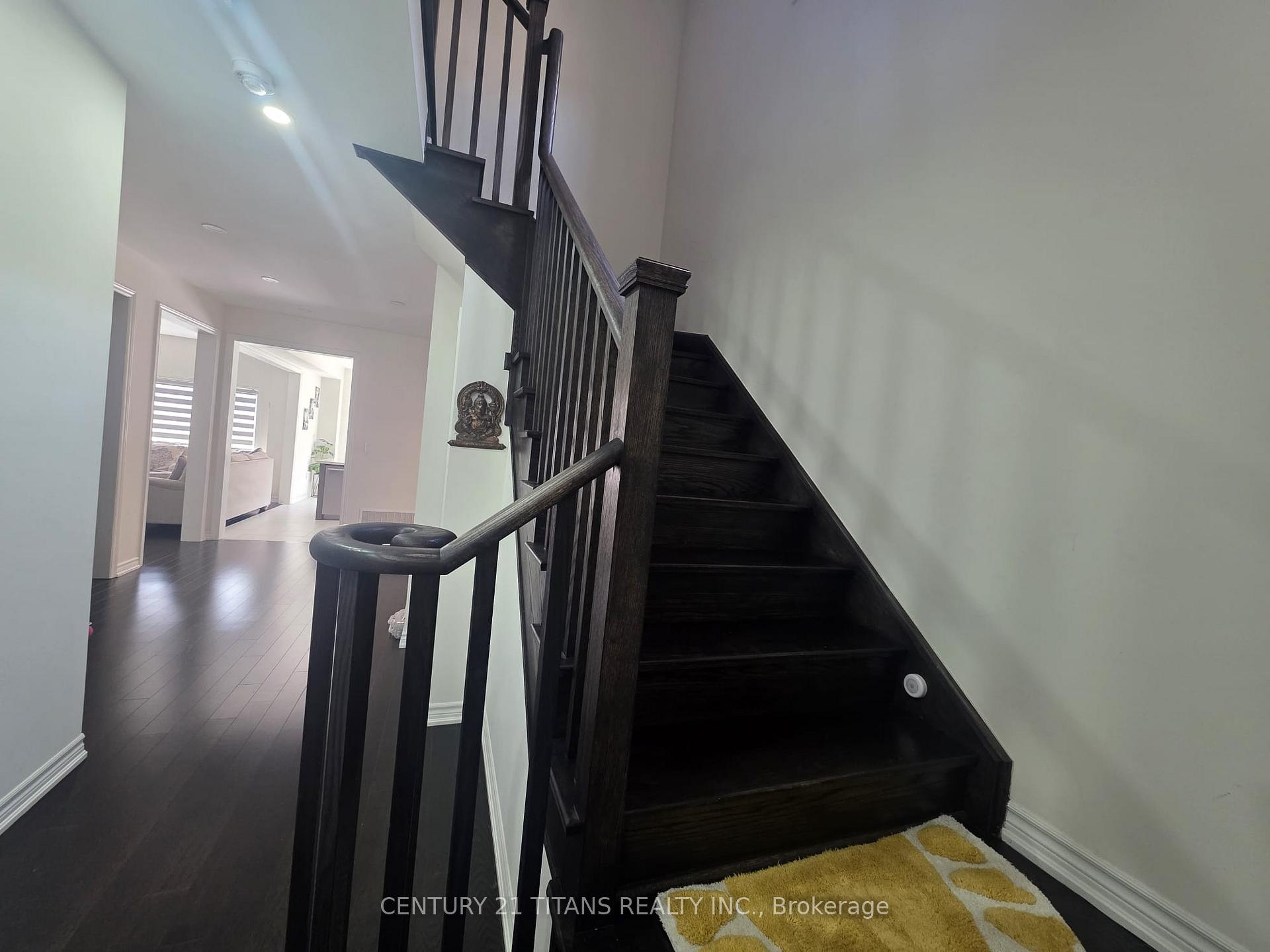 Photo 6 of 236 Fleetwood Drive, Oshawa, Eastdale — HOMEH