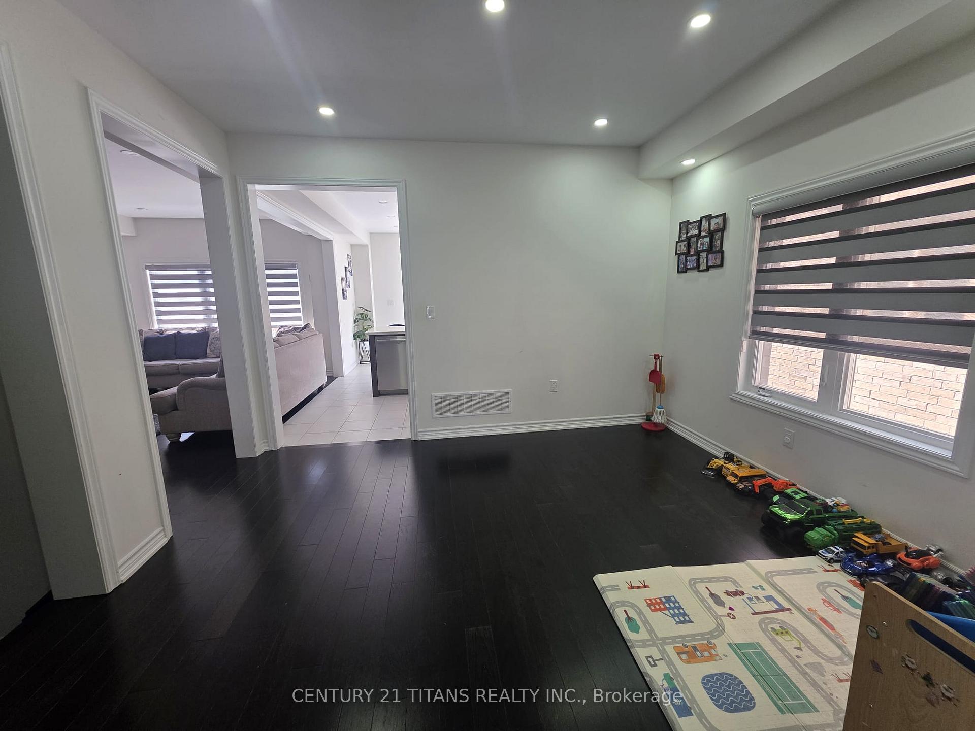 Photo 9 of 236 Fleetwood Drive, Oshawa, Eastdale — HOMEH