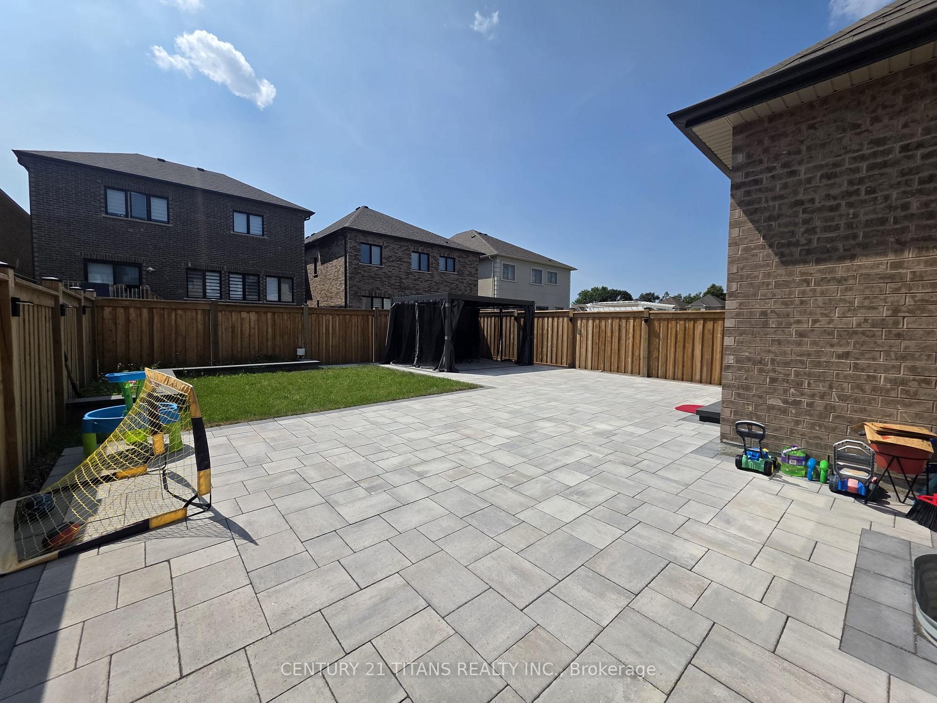 Photo 19 of 236 Fleetwood Drive, Oshawa, Eastdale — HOMEH