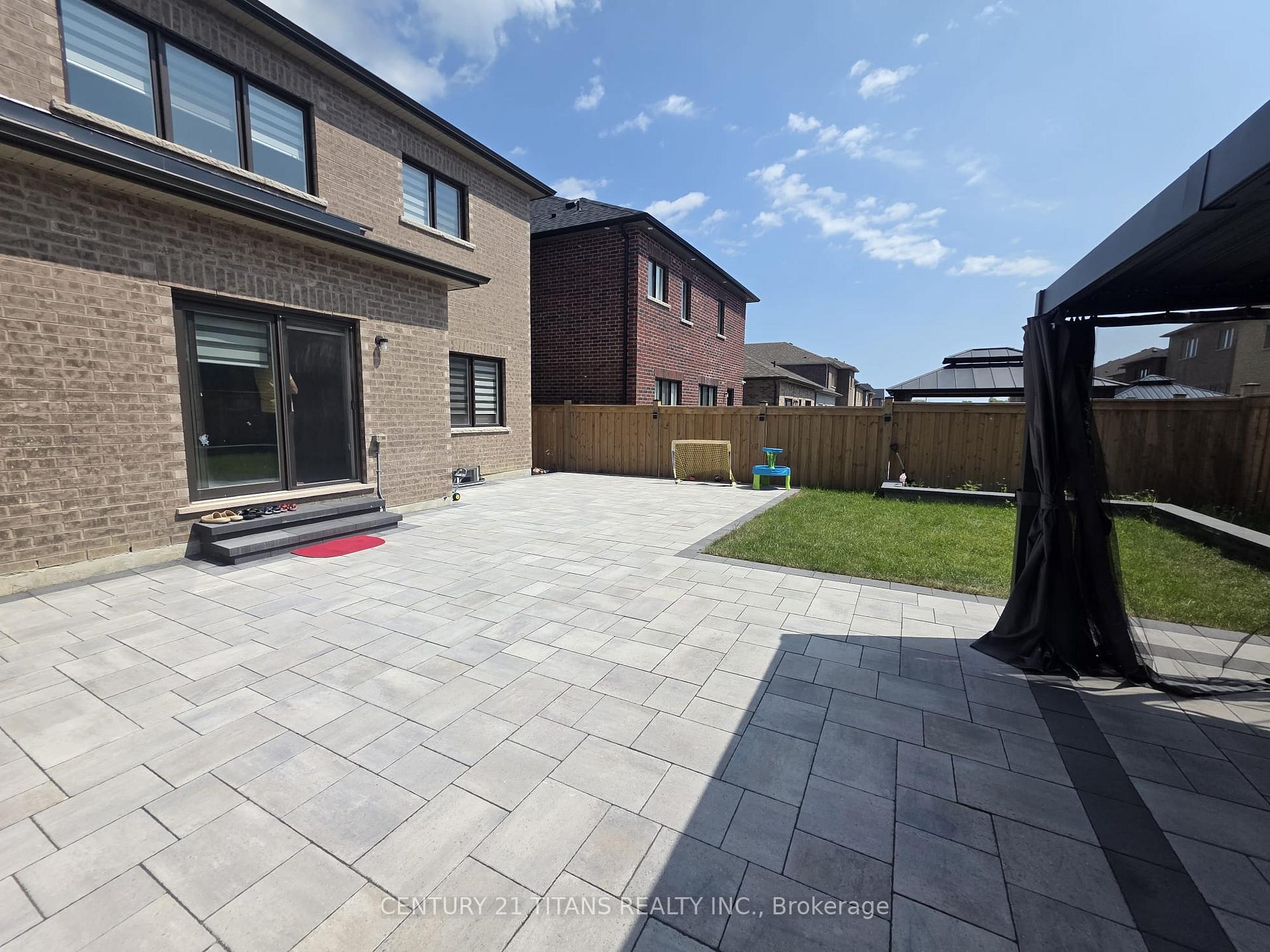 Photo 20 of 236 Fleetwood Drive, Oshawa, Eastdale — HOMEH