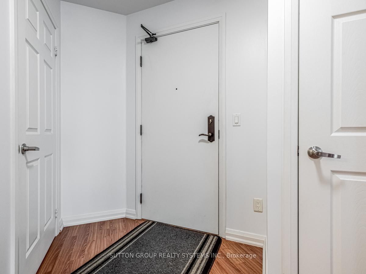 Photo 4 of Unit 913, 220 Forum Drive, Mississauga, Hurontario — HOMEH