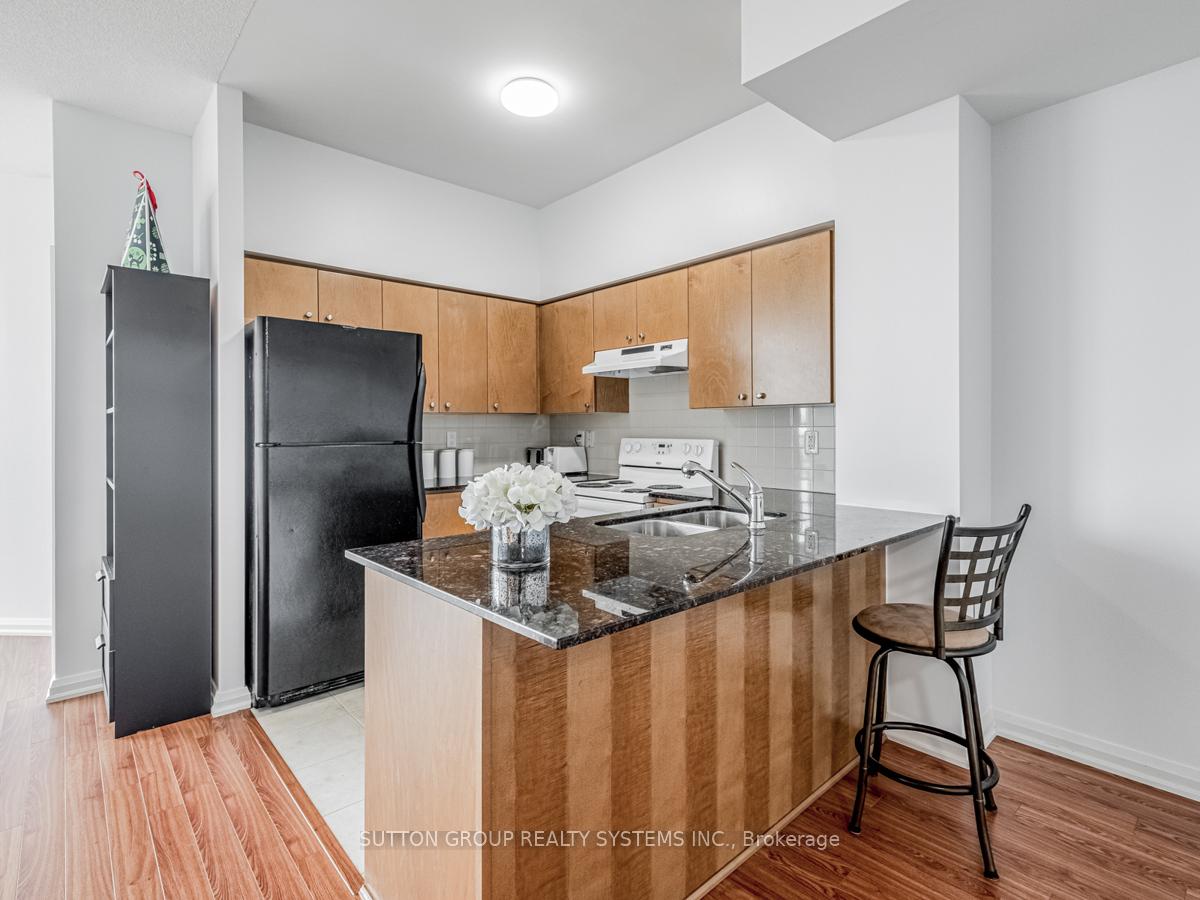 Photo 6 of Unit 913, 220 Forum Drive, Mississauga, Hurontario — HOMEH
