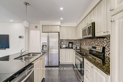 Photo 11 of 55 Formosa Avenue, Ajax, Central East — HOMEH