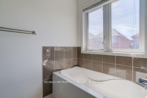 Photo 15 of 55 Formosa Avenue, Ajax, Central East — HOMEH