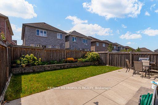 Photo 19 of 55 Formosa Avenue, Ajax, Central East — HOMEH