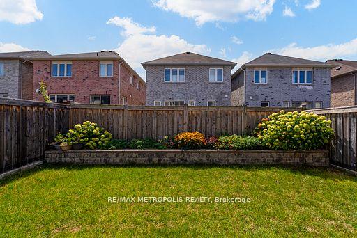 Photo 20 of 55 Formosa Avenue, Ajax, Central East — HOMEH