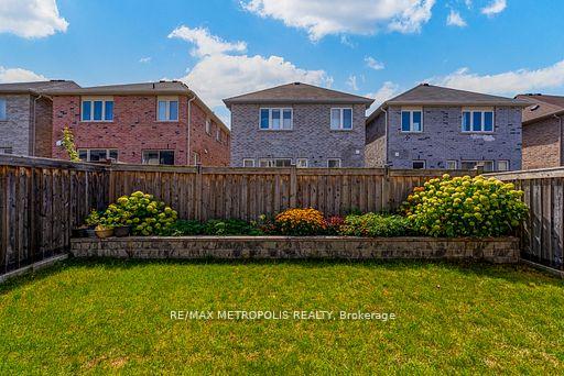Photo 23 of 55 Formosa Avenue, Ajax, Central East — HOMEH