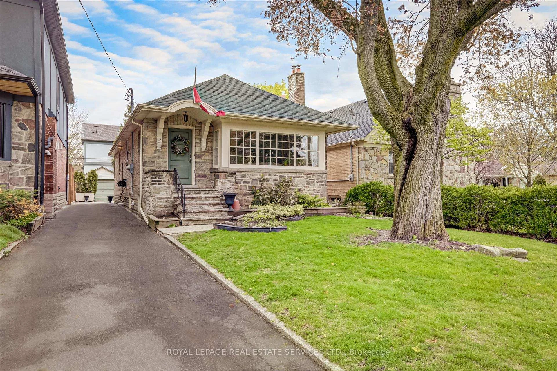 Front of 83 Brentwood Road S