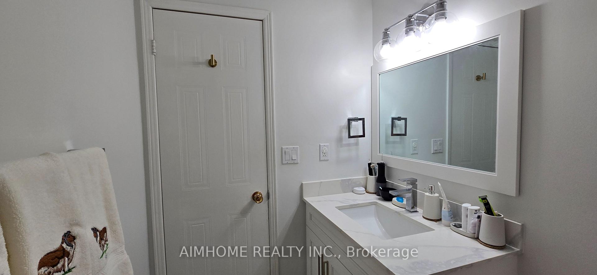 Photo 9 of 854 Attersley Drive, Oshawa, Pinecrest — HOMEH