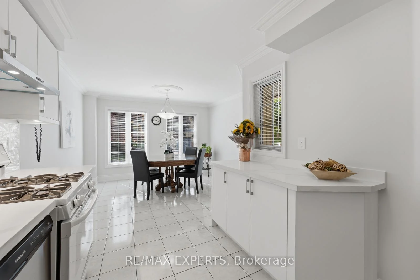 Photo 12 of 104 Pinedale Gate, Vaughan, East Woodbridge — HOMEH