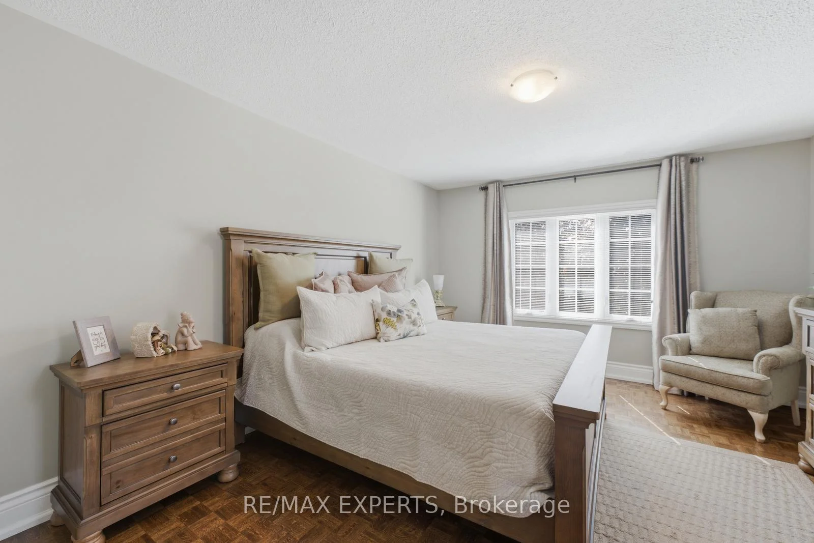 Photo 24 of 104 Pinedale Gate, Vaughan, East Woodbridge — HOMEH
