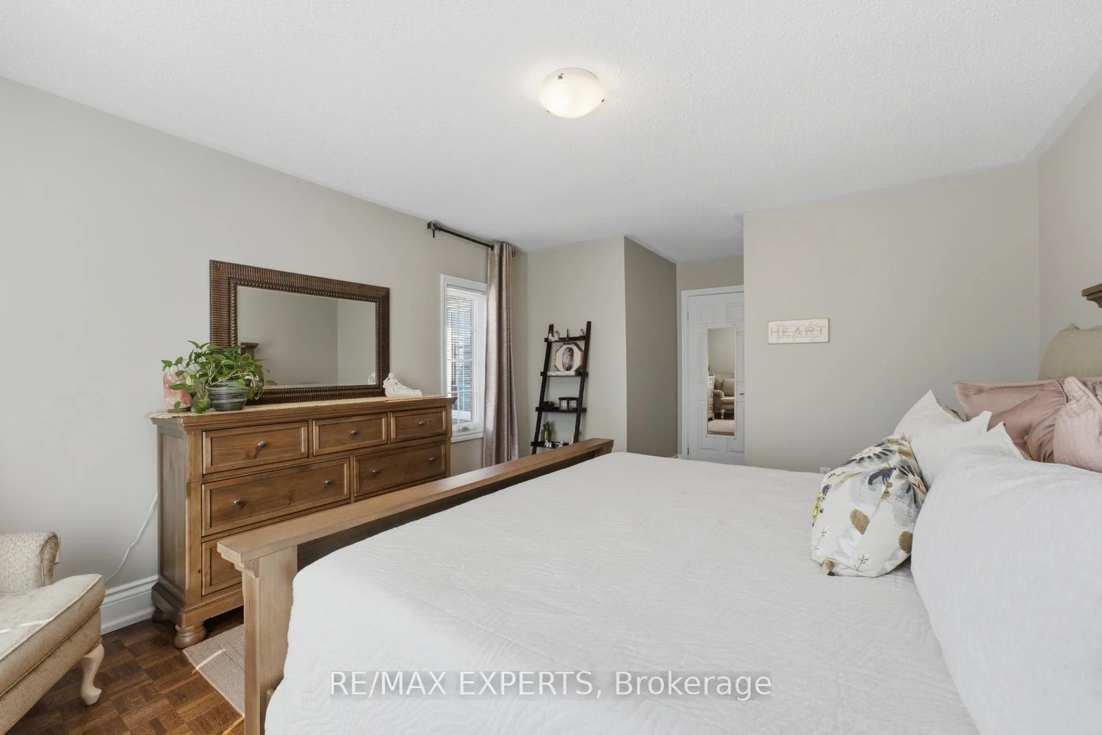 Photo 25 of 104 Pinedale Gate, Vaughan, East Woodbridge — HOMEH